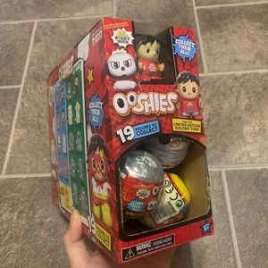 26 Ryan's World Ooshies Blind Capsules Figures Golden Titan NIB w Retail Display